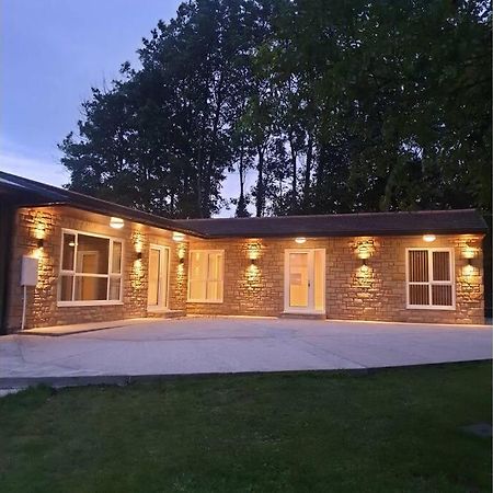 Luxury Five Star Cottage One Tantobie Exterior foto