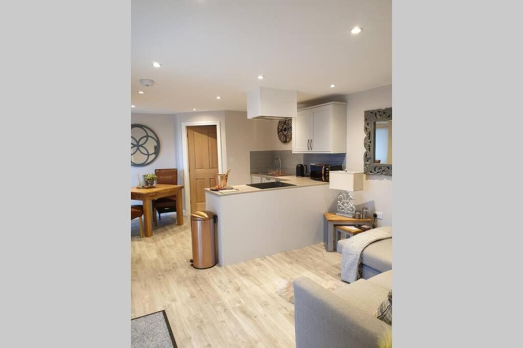 Luxury Five Star Cottage One Tantobie Exterior foto